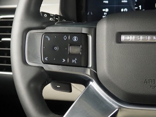 Used 2024 Land Rover Discovery Dynamic SE AWD/4WD image 21