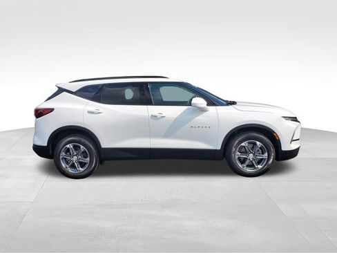 Used 2024 Chevrolet Blazer LT w/ Convenience Package FWD image 6