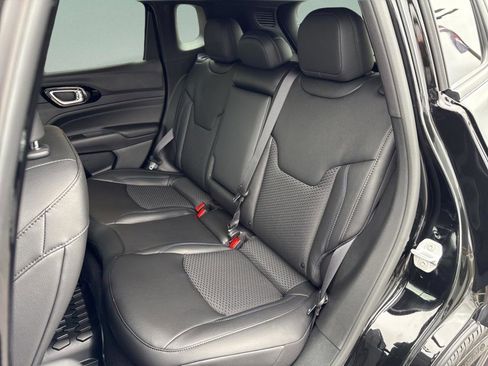 New 2026 Jeep Compass Latitude image 10