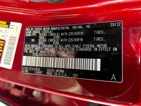 Used 2022 Toyota Highlander XLE image 28