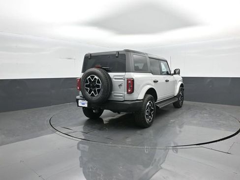 New 2026 Ford Bronco Outer Banks image 7