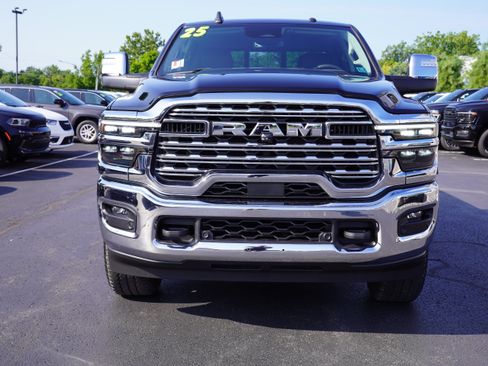 Used 2025 RAM 2500 Limited AWD/4WD image 11