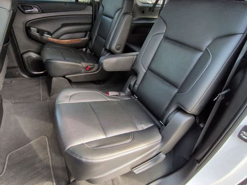 Used 2019 Chevrolet Suburban Premier image 20