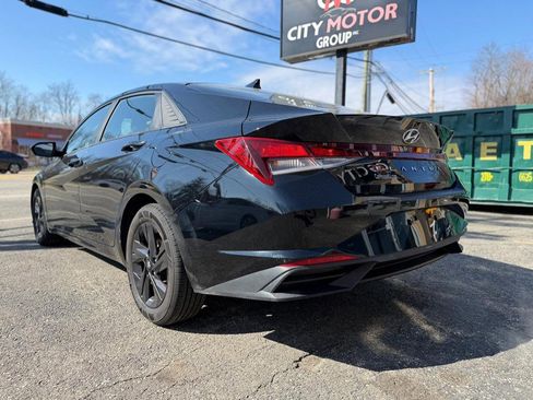 Used 2021 Hyundai Elantra SEL w/ Convenience Package FWD image 9