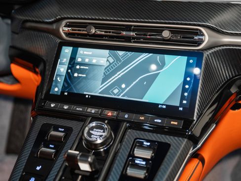 Used 2025 Aston Martin V8 Vantage Coupe image 11