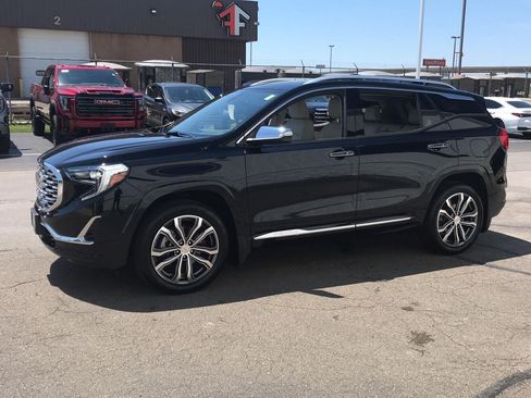 Used 2018 GMC Terrain Denali w/ Comfort Package AWD/4WD image 1