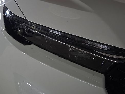 Used 2025 Honda CR-V EX-L image 8