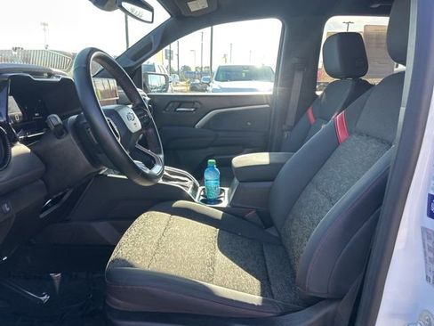 Used 2024 Chevrolet Colorado Z71 w/ Z71 Convenience Package 2 image 15