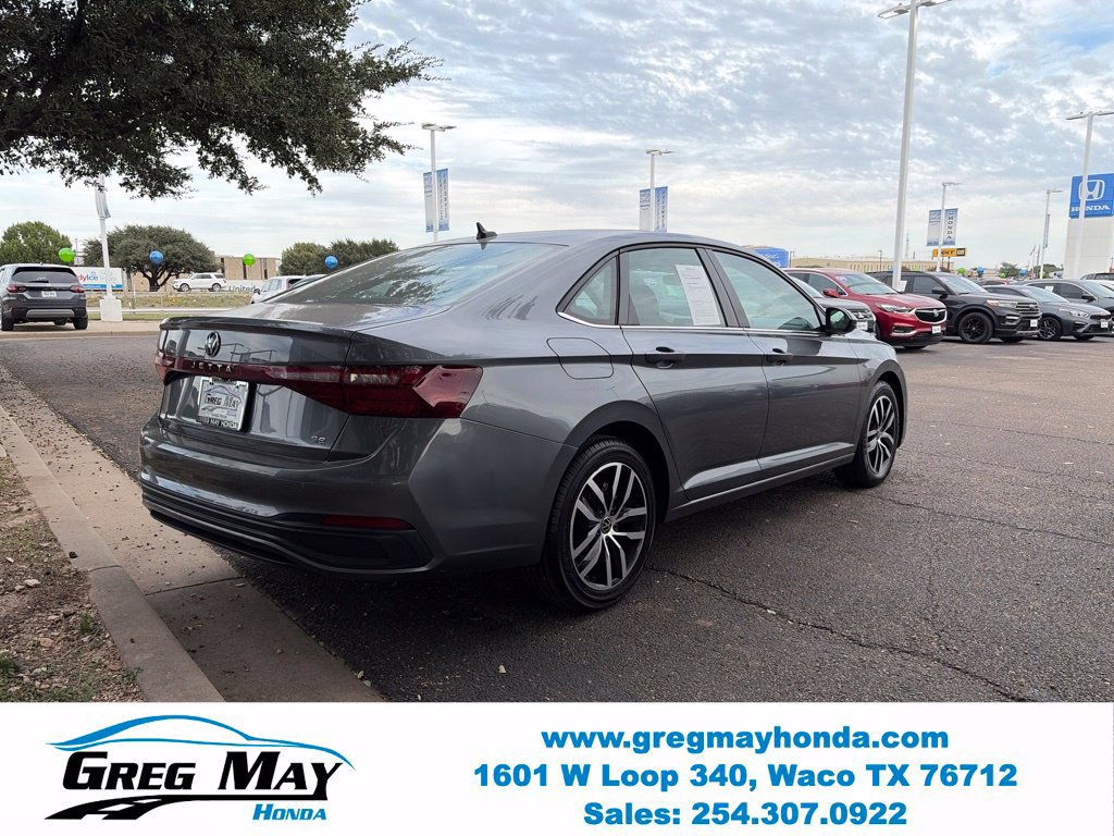 Used 2025 Volkswagen Jetta SE FWD image 8