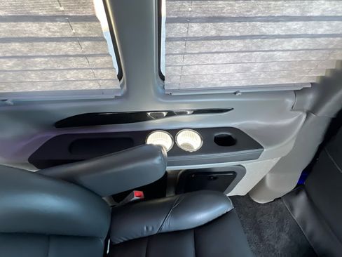 Used 2023 Chevrolet Express 2500 Extended image 46