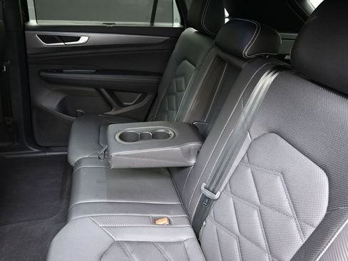 Certified 2025 Volkswagen Atlas Cross Sport SE image 20