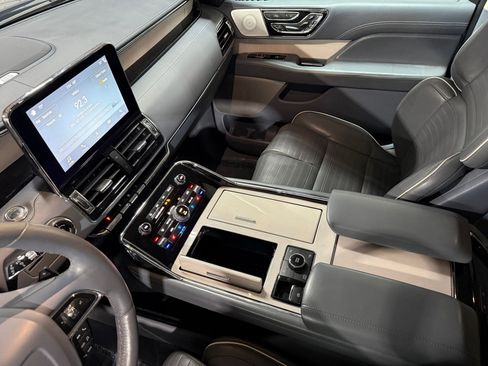 Used 2018 Lincoln Navigator L Black Label image 35