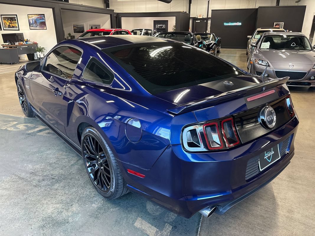 Used 2010 Ford Mustang GT Premium RWD image 7