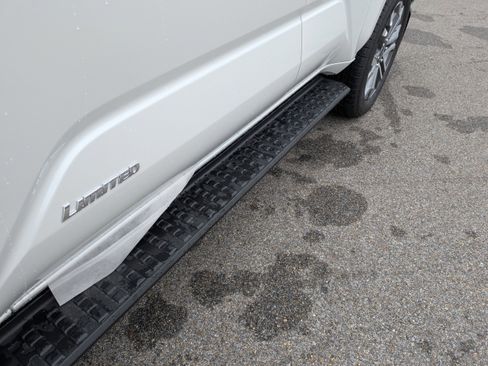 New 2025 Toyota 4Runner Limited image 9