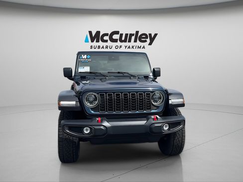Used 2025 Jeep Wrangler Unlimited Rubicon AWD/4WD image 2