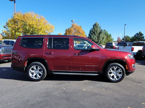 Used 2022 Jeep Wagoneer Series II image 2