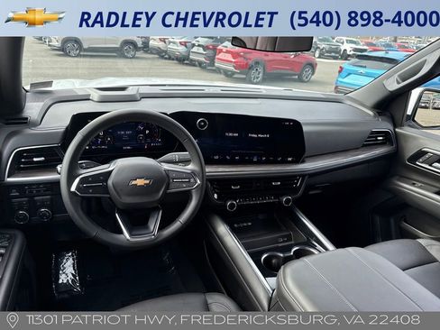 Certified 2025 Chevrolet Suburban LT AWD/4WD image 14