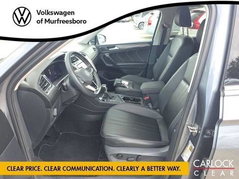 Used 2023 Volkswagen Tiguan SE FWD image 4