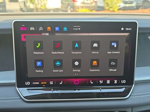 Certified 2025 Volkswagen Tiguan SE AWD/4WD image 21