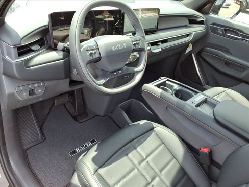 New 2026 Kia EV9 Land w/ Nightfall Edition Package AWD/4WD image 11