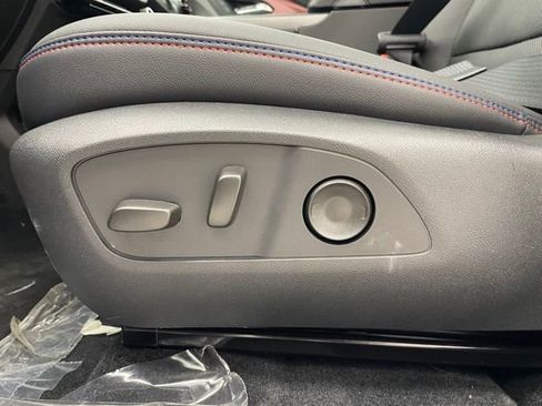 New 2025 Chevrolet Equinox EV RS image 10