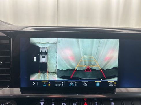 Used 2025 Chevrolet Silverado 2500 LT w/ Safety Package image 17