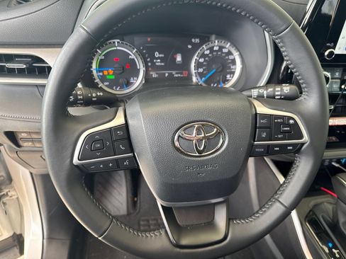 Used 2026 Toyota Highlander XLE AWD/4WD image 9