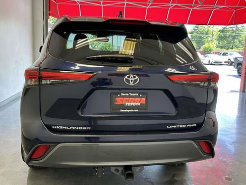 Certified 2021 Toyota Highlander Limited AWD/4WD image 4