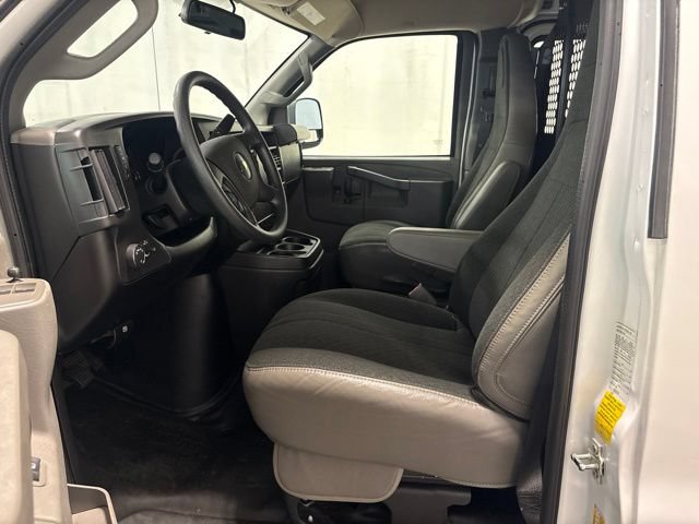 Used 2025 Chevrolet Express 2500 w/ Driver Convenience Package RWD image 12