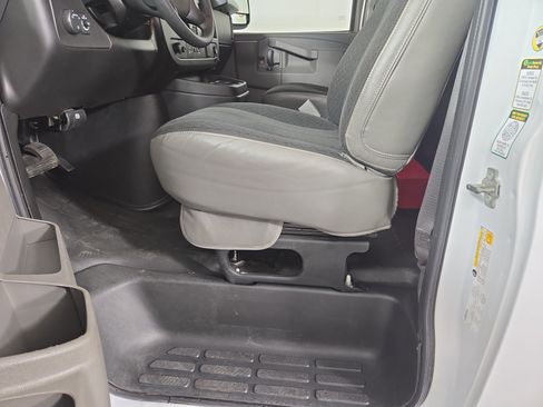 Certified 2023 GMC Savana 2500 Work Van w/ Driver Convenience Package image 28