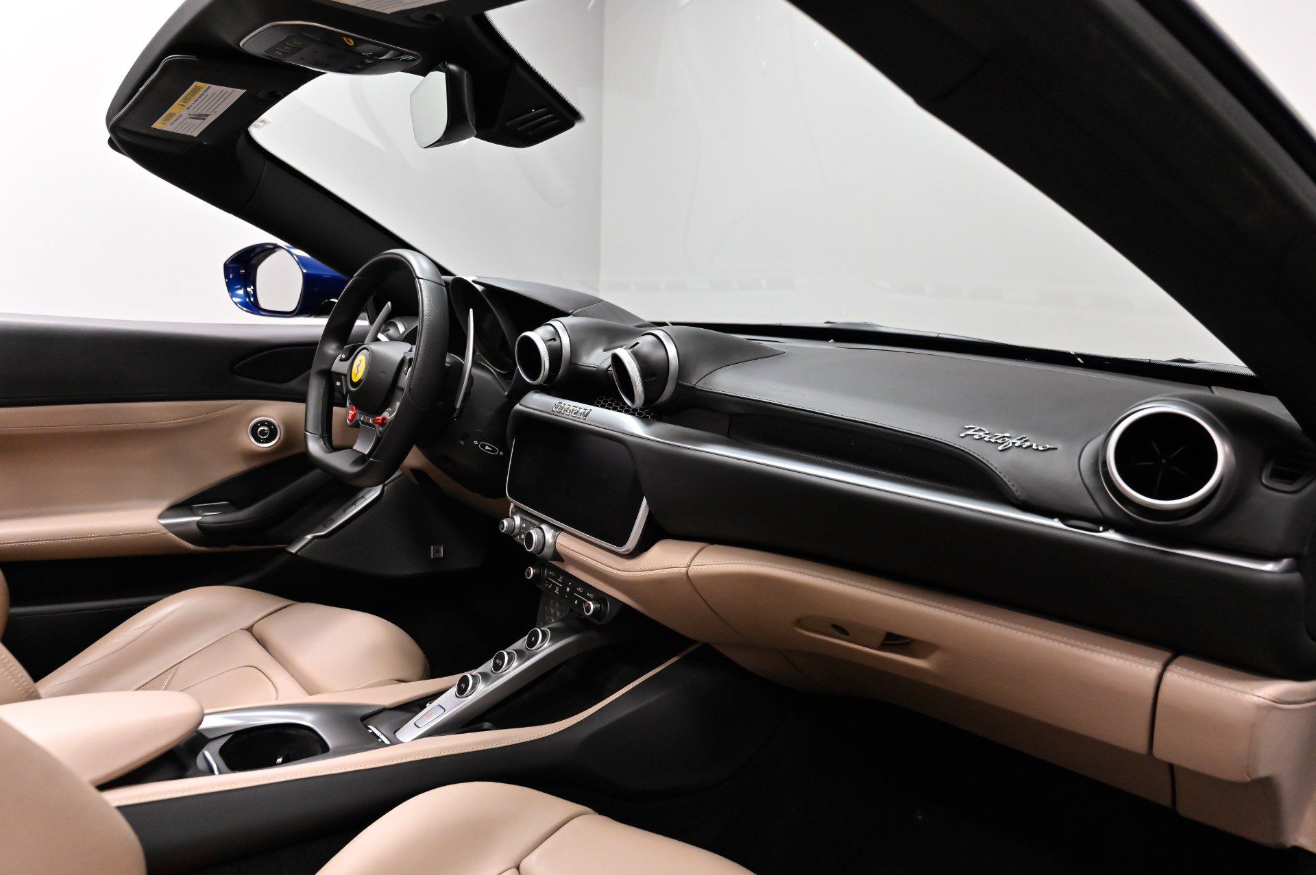 Used 2019 Ferrari Portofino RWD image 23