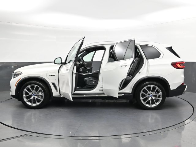 Used 2023 BMW X5 xDrive45e AWD/4WD image 40