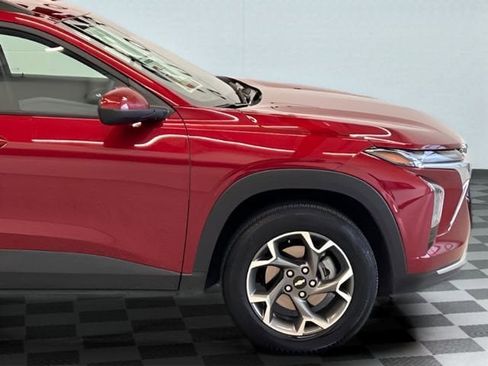 Used 2025 Chevrolet Trax LT image 7
