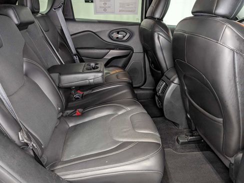 Used 2019 Jeep Cherokee Limited image 43