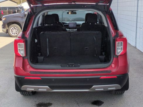 Used 2022 Ford Explorer XLT w/ Equipment Group 202A image 25