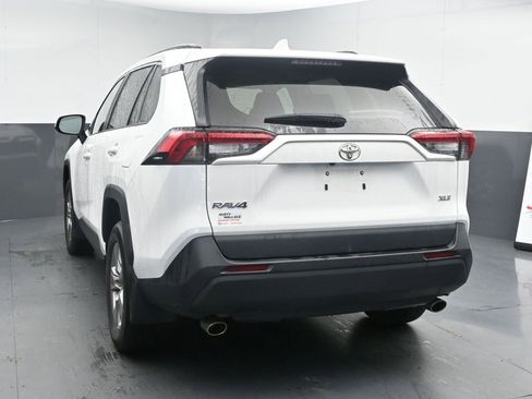 Used 2022 Toyota RAV4 XLE w/ XLE Grade Weather Package image 6