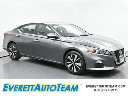 Used 2022 Nissan Altima 2.5 SV