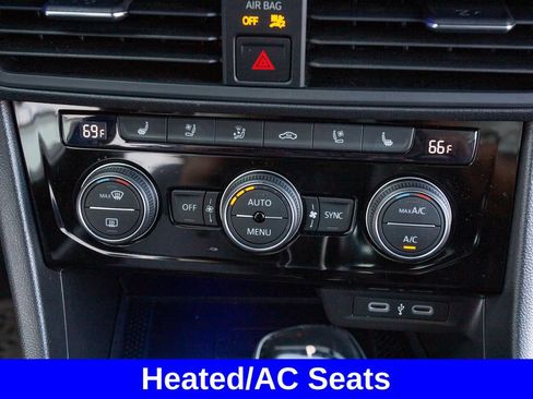 Used 2023 Volkswagen Jetta SEL FWD image 7