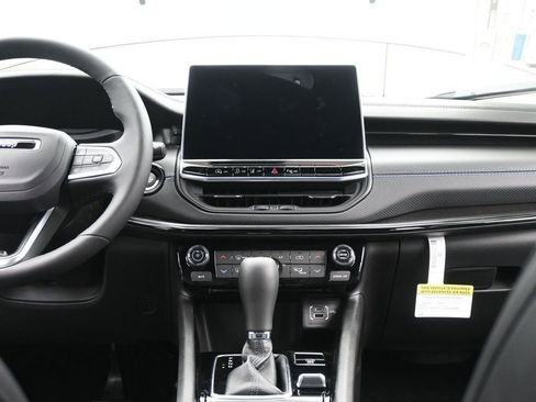 New 2026 Jeep Compass Limited image 25