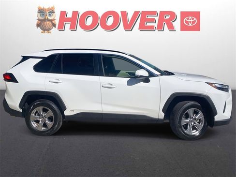 Used 2023 Toyota RAV4 XLE image 2