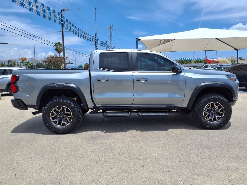 Used 2025 Chevrolet Colorado ZR2 w/ Technology Package AWD/4WD image 9