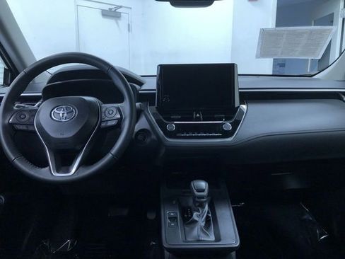Used 2026 Toyota Corolla Cross LE FWD image 18