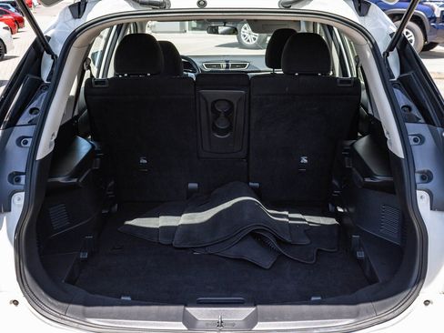 Used 2014 Nissan Rogue S FWD image 27