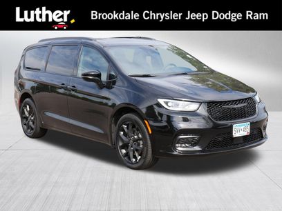 Used 2026 Chrysler Pacifica Limited w/ S Appearance Package