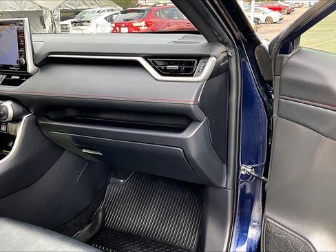 Used 2021 Toyota RAV4 XSE w/ Weather Package image 18