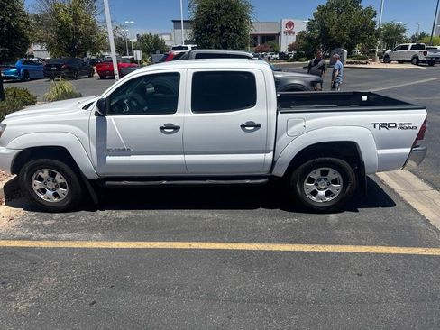 Used 2014 Toyota Tacoma 4x4 Double Cab w/ TRD Off-Road Package image 2