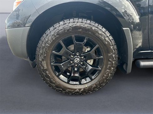 Used 2021 Nissan Frontier SV image 9