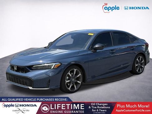 Used 2025 Honda Civic Sport image 3
