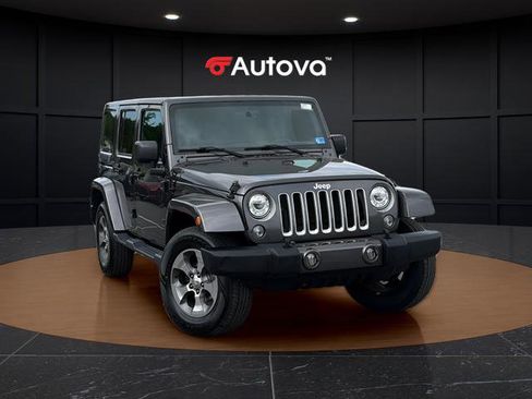Used 2017 Jeep Wrangler Unlimited Sahara w/ Connectivity Group AWD/4WD image 7