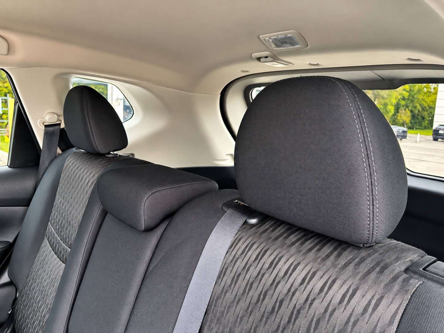 Used 2018 Nissan Rogue S FWD image 11